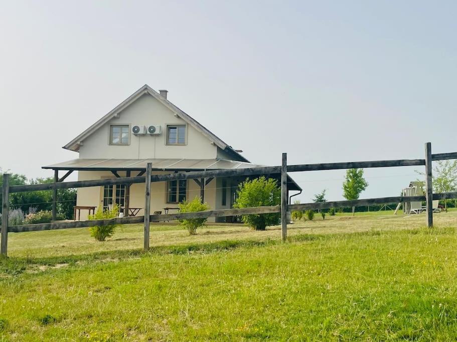 Mimi Vendeghaz Holiday home Balatonlelle